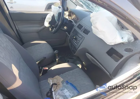 2005 Ford Focus Zx4 из США, поврежденный, VIN 1FAFP34N85W192677